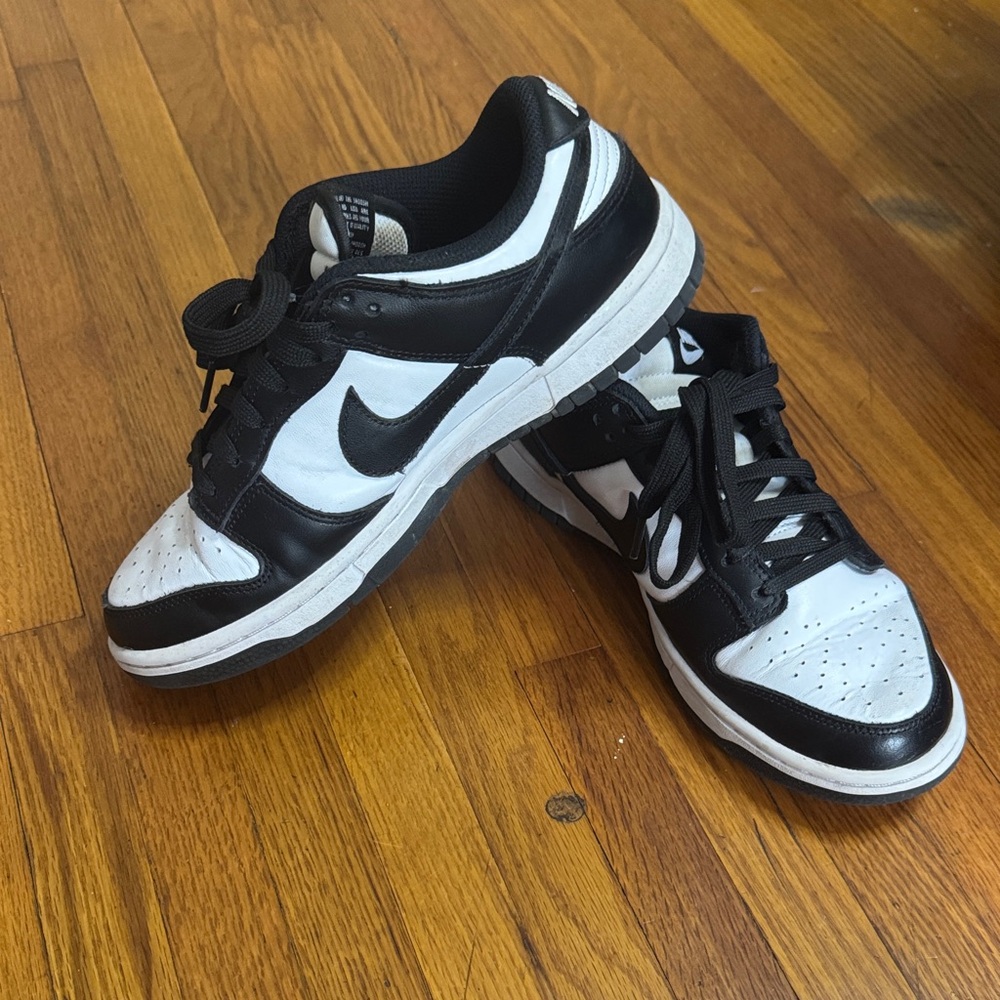 Nike Men's Classic Black and White Sneakers